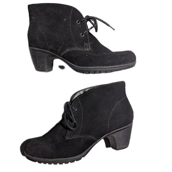 Bass Reeva Black Suede Low Block Heel Lace Up Retro Chukka Ankle Boots Sz 7.5 - Picture 1 of 7